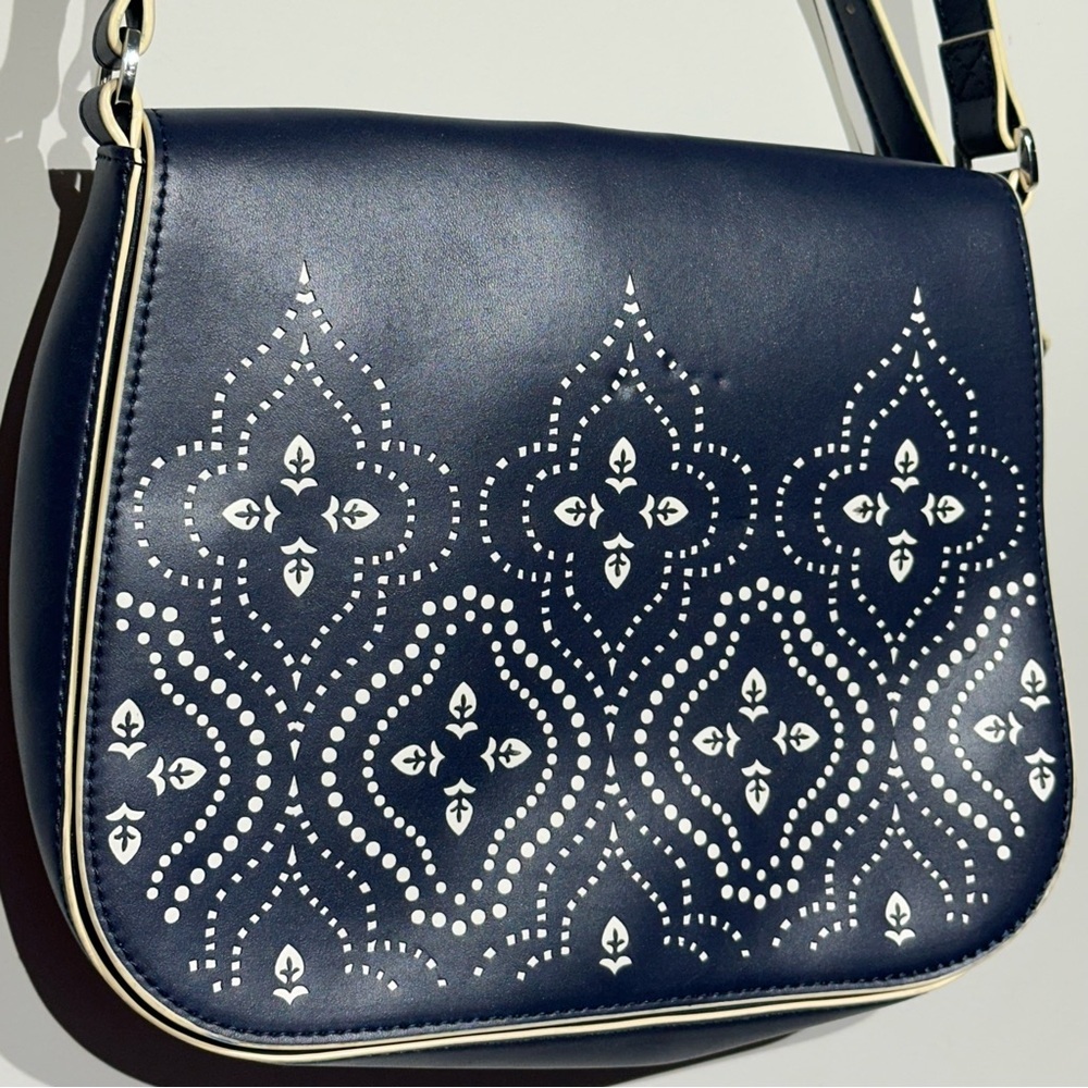 VERA BRADLEY Womens Laser-Cut Saddle Crossbody Morocco Bag Navy